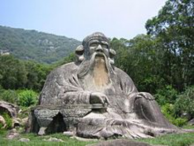 Laozi in Stein gemeisselt